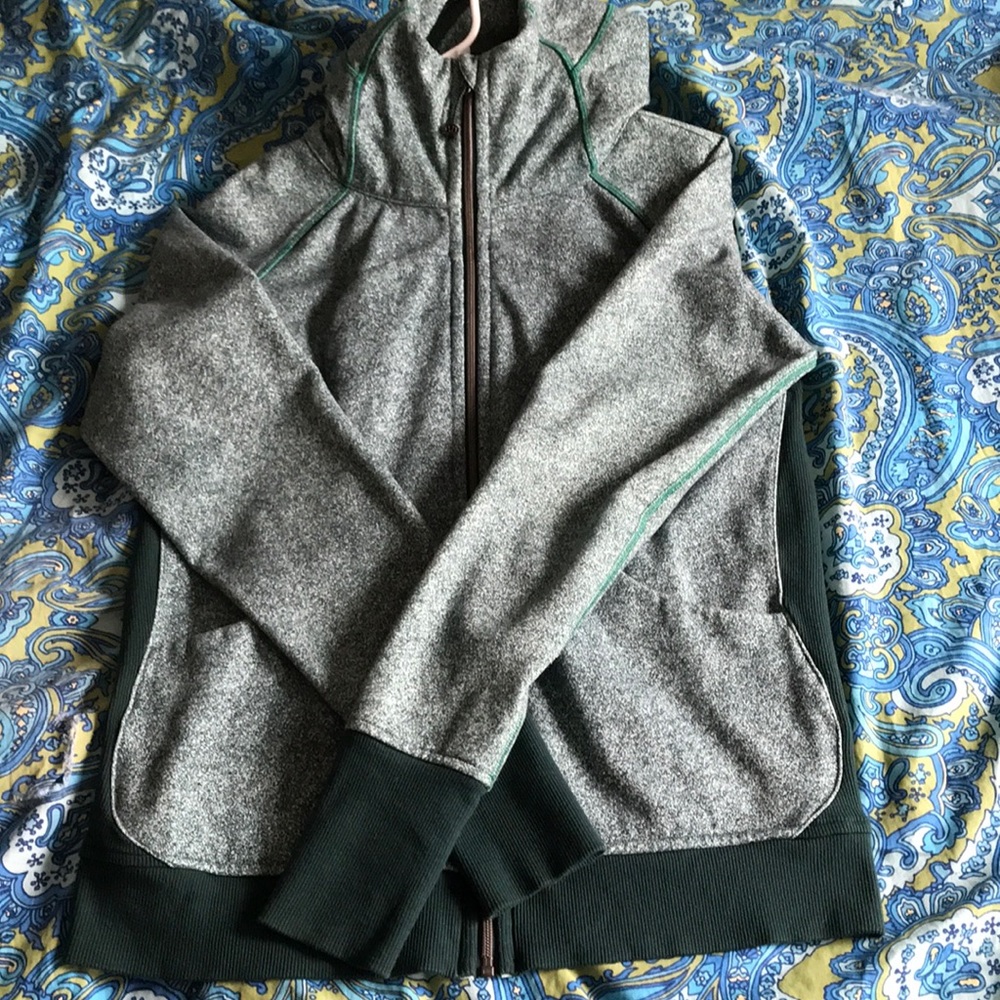 Excellent condition lululemon scuba hoody